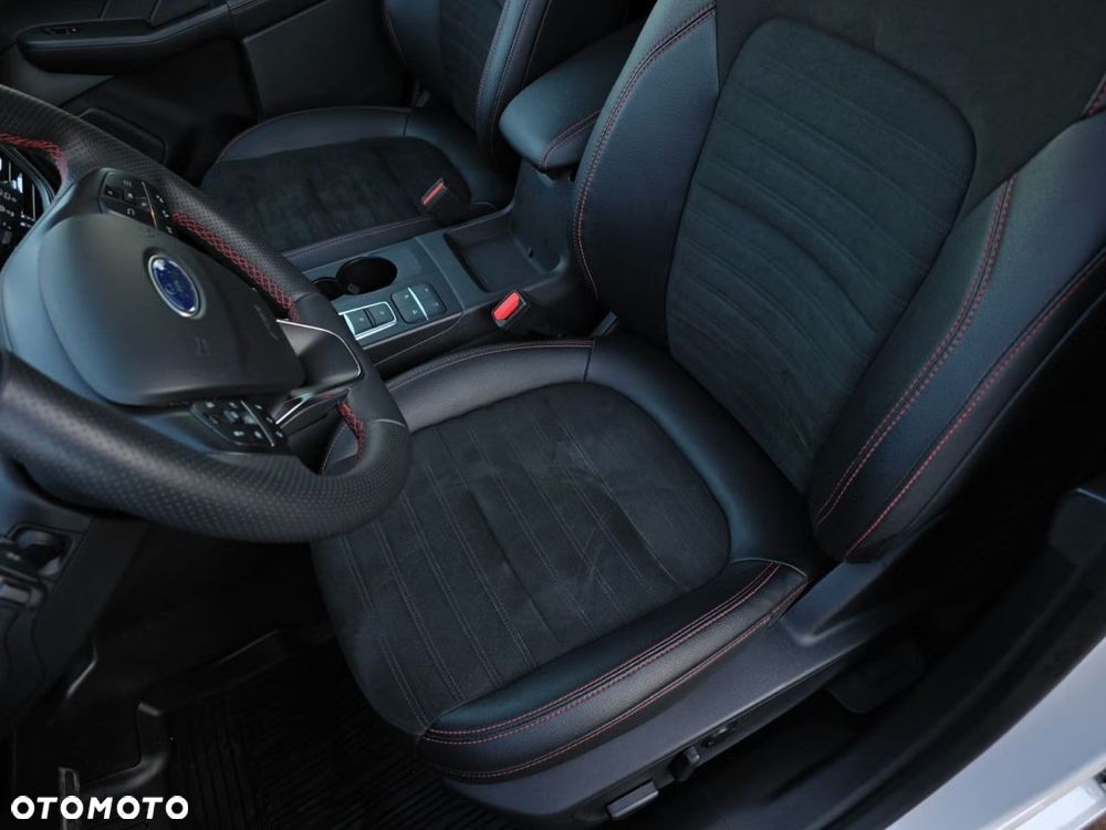 Ford Kuga 2.5 Duratec FHEV 4x4 ST-LINE - 22