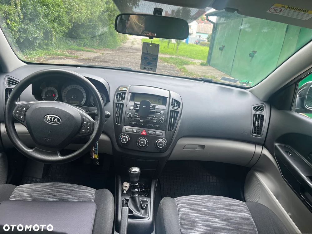 Kia Ceed 1.4 Comfort + - 6