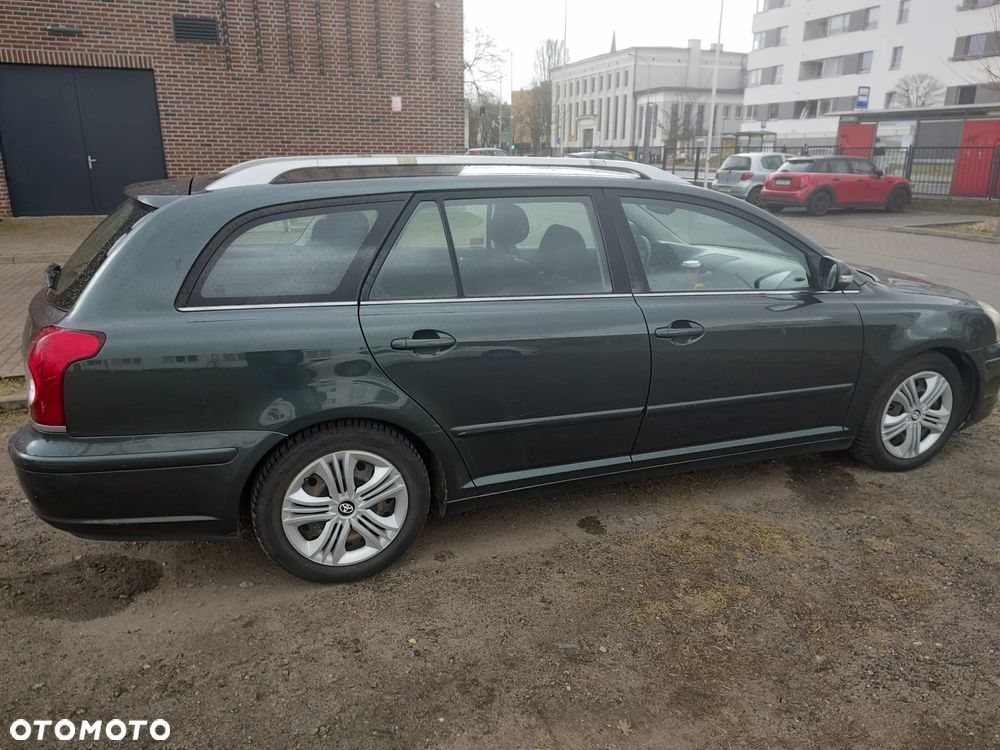 Toyota Avensis 2.0 VVT-i Sol plus Premium - 4