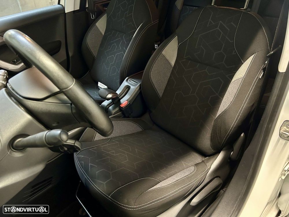 Peugeot 2008 1.2 PureTech Style - 39