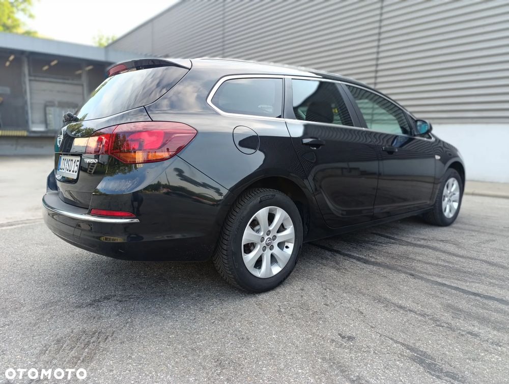 Opel Astra 1.4 Turbo Exklusiv - 40