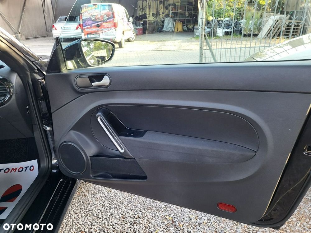 Volkswagen New Beetle - 26