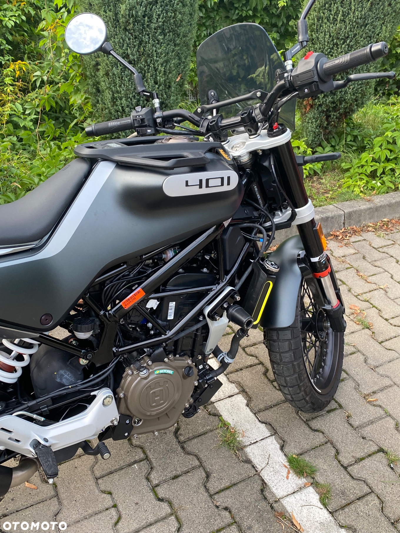 Husqvarna Svartpilen - 8