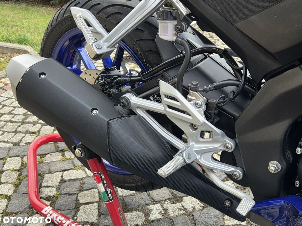 Yamaha YZF - 30