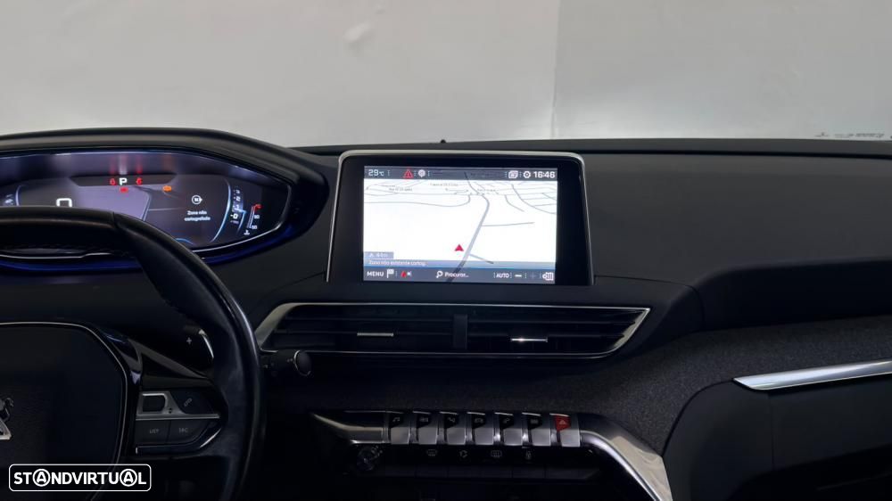 Peugeot 3008 1.5 BlueHDi Allure Pack EAT8 - 32