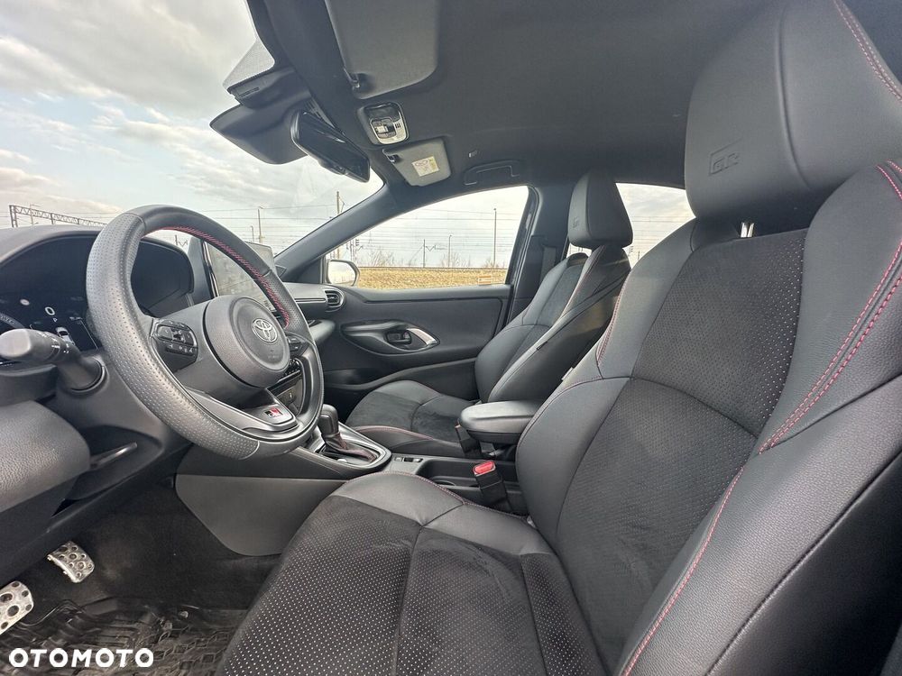 Toyota Yaris - 10