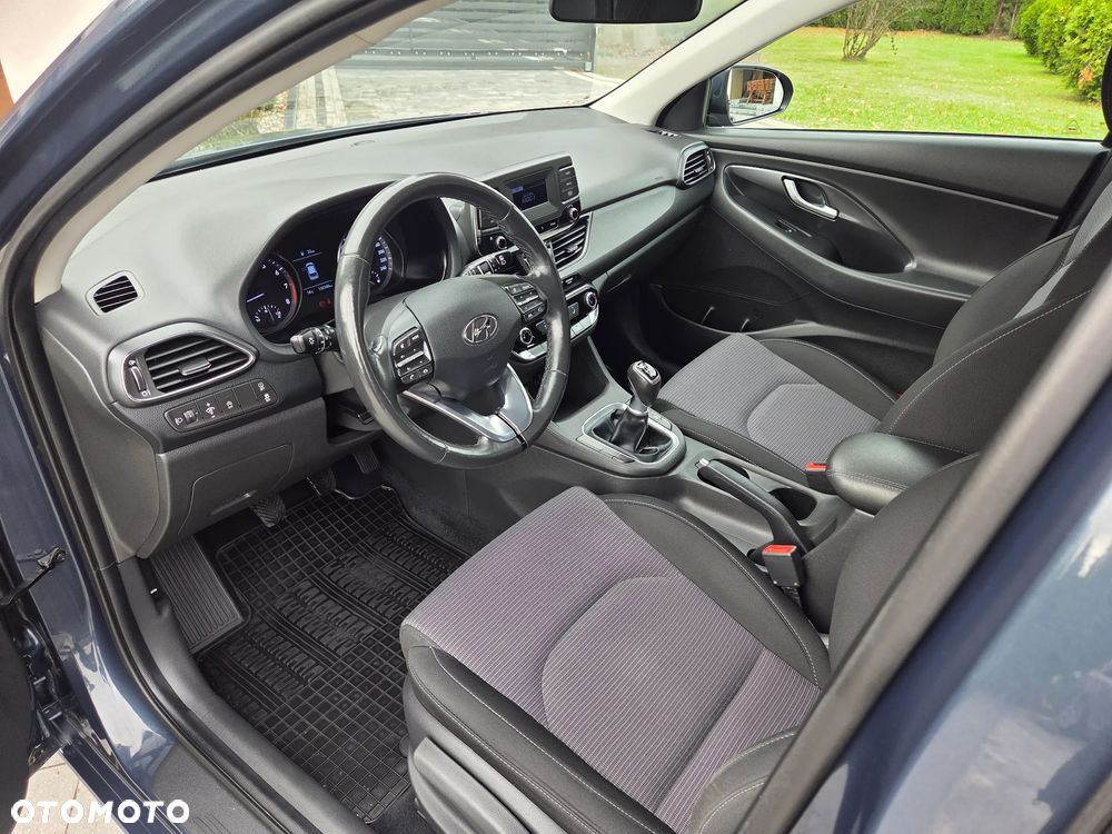 Hyundai i30 1.5 DPI Classic + - 36