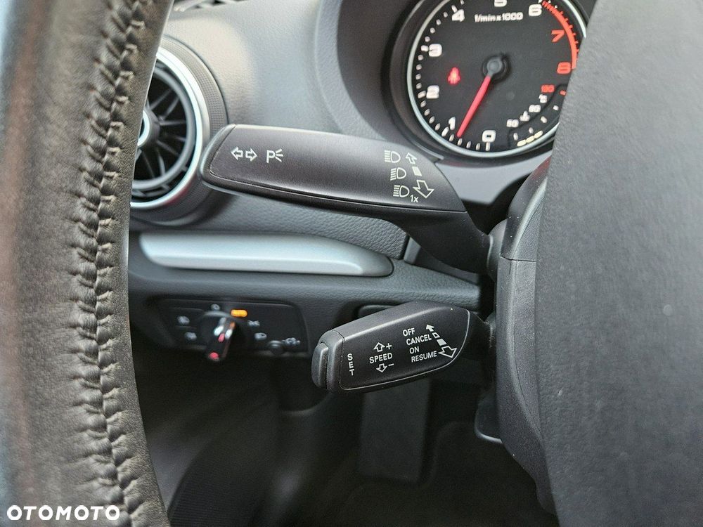 Audi A3 Sportback 1.4 TFSI Attraction - 35