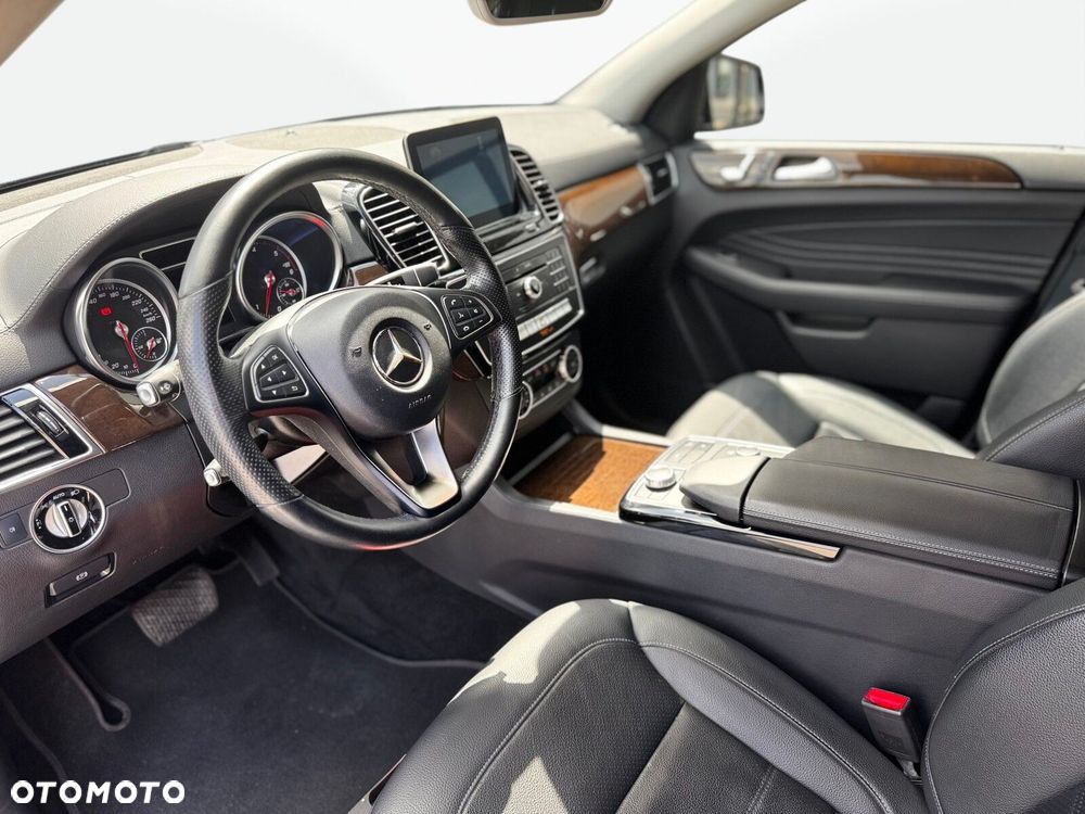 Mercedes-Benz GLE - 12
