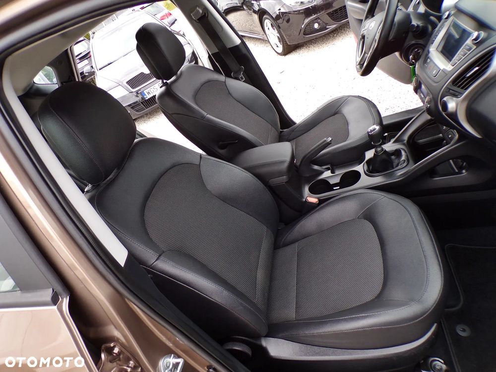 Hyundai ix35 1.6 2WD Fifa World Cup Edition - 23