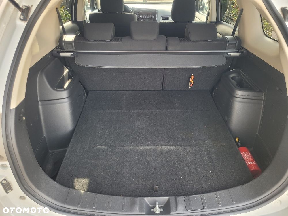Mitsubishi Outlander 2.0 Intense + CVT - 11