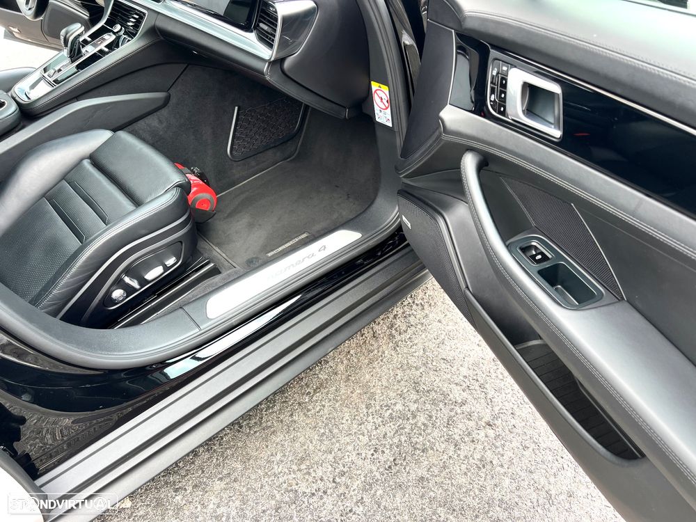 Porsche Panamera Sport Turismo 4 E-Hybrid - 16