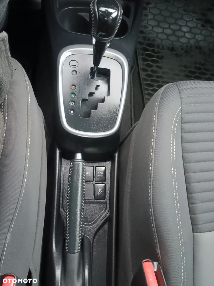 Toyota Yaris Hybrid 100 Sol - 15