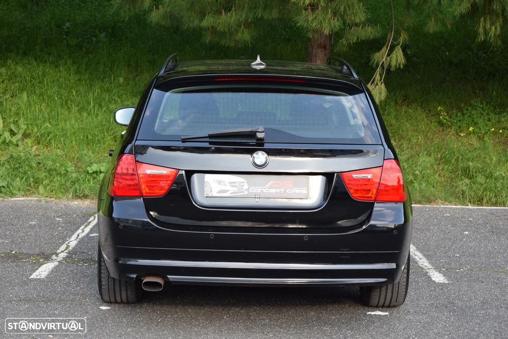 BMW 318 d Navigation Sport - 28