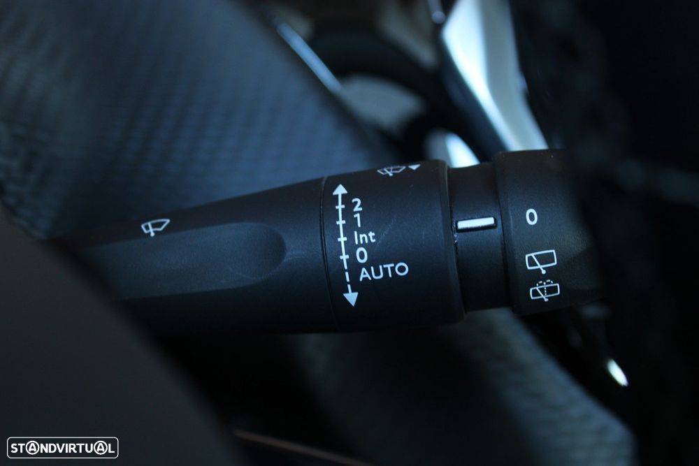 Peugeot 2008 1.2 PureTech Allure - 18