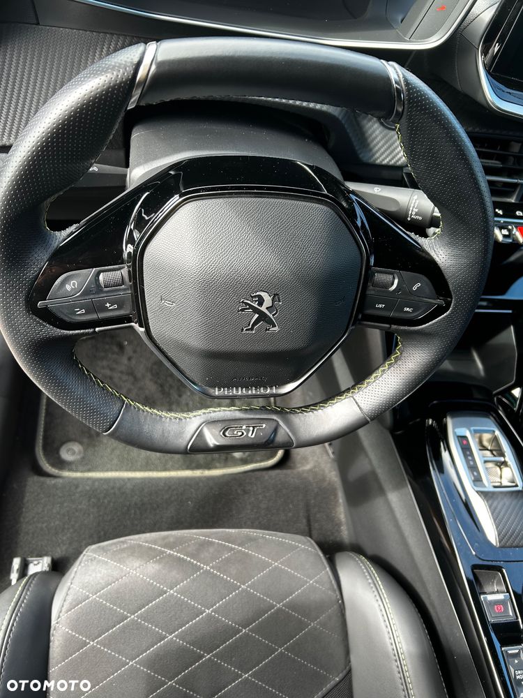 Peugeot 208 GT - 3