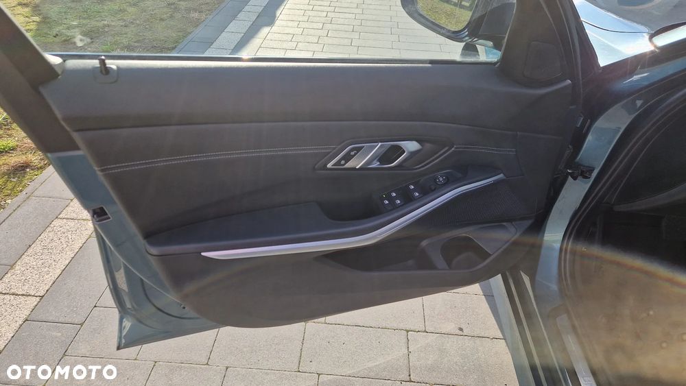 BMW Seria 3 320i GPF Sport - 13
