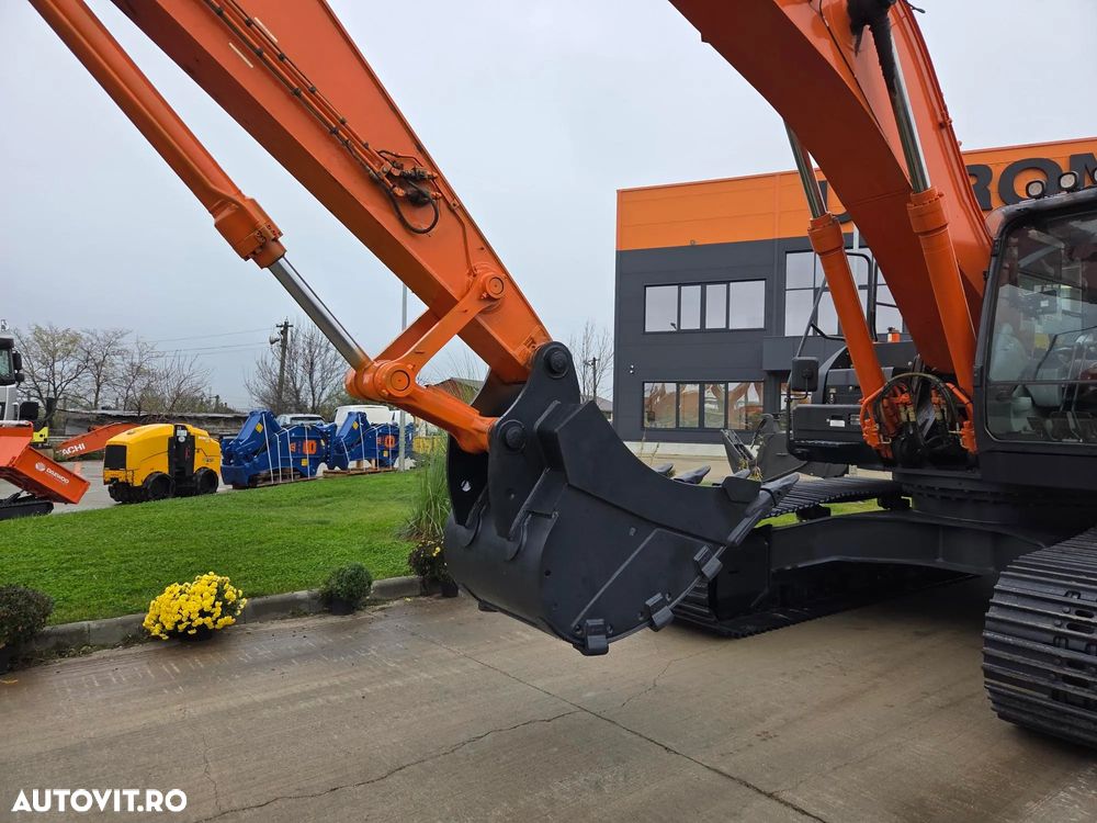 Hitachi BRATE LUNGI la 22m, cupa 1mc, 39 tone, HITACH ZX350LC-6, 2019, 7.452h, Consum mediu 21l/h, camera spate si laterale, Inst hydr pe brate, Cupa taluz, Lant 80% ok, Contragreutate, 284CP, posibilitate leasing, STARE FOARTE BUNA-PROMOTIE 179.900 EUR+Tva - 24