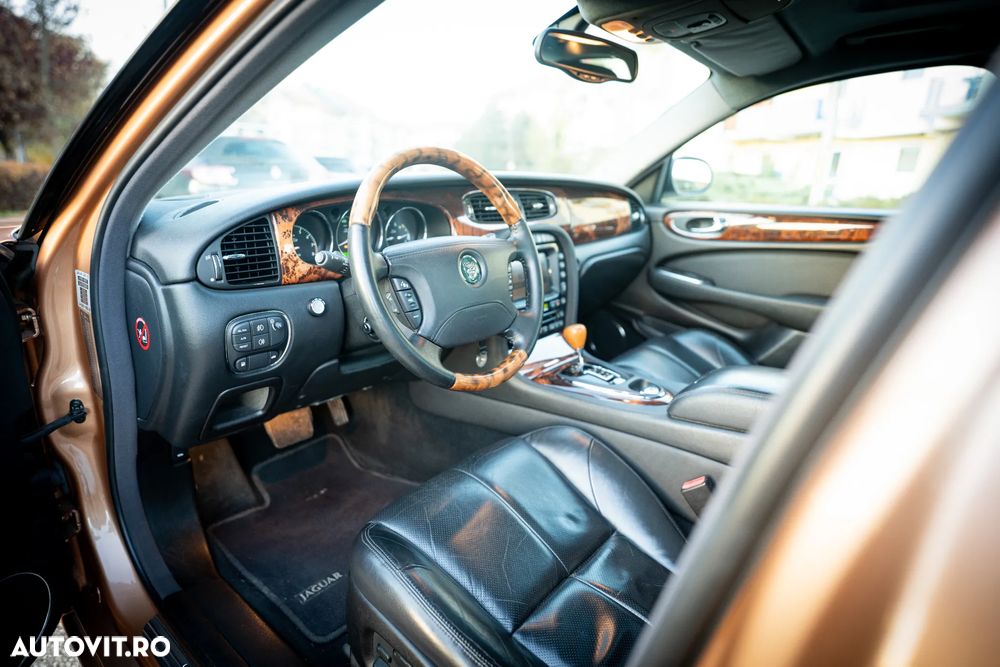 Jaguar XJ XJ8 4.2 V8 Executive Aut - 30