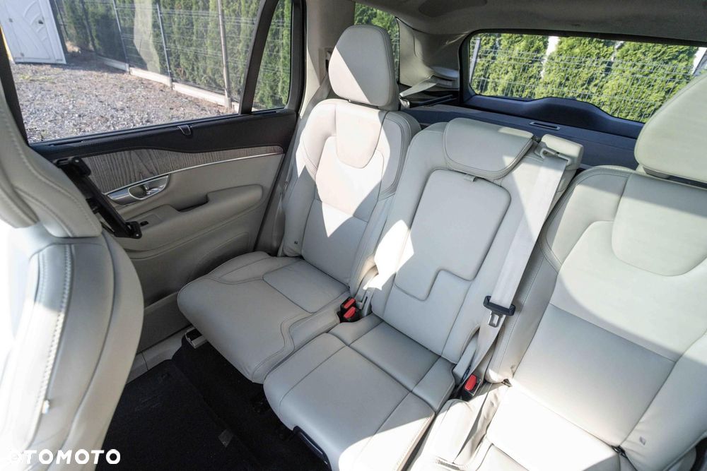Volvo XC 90 - 21
