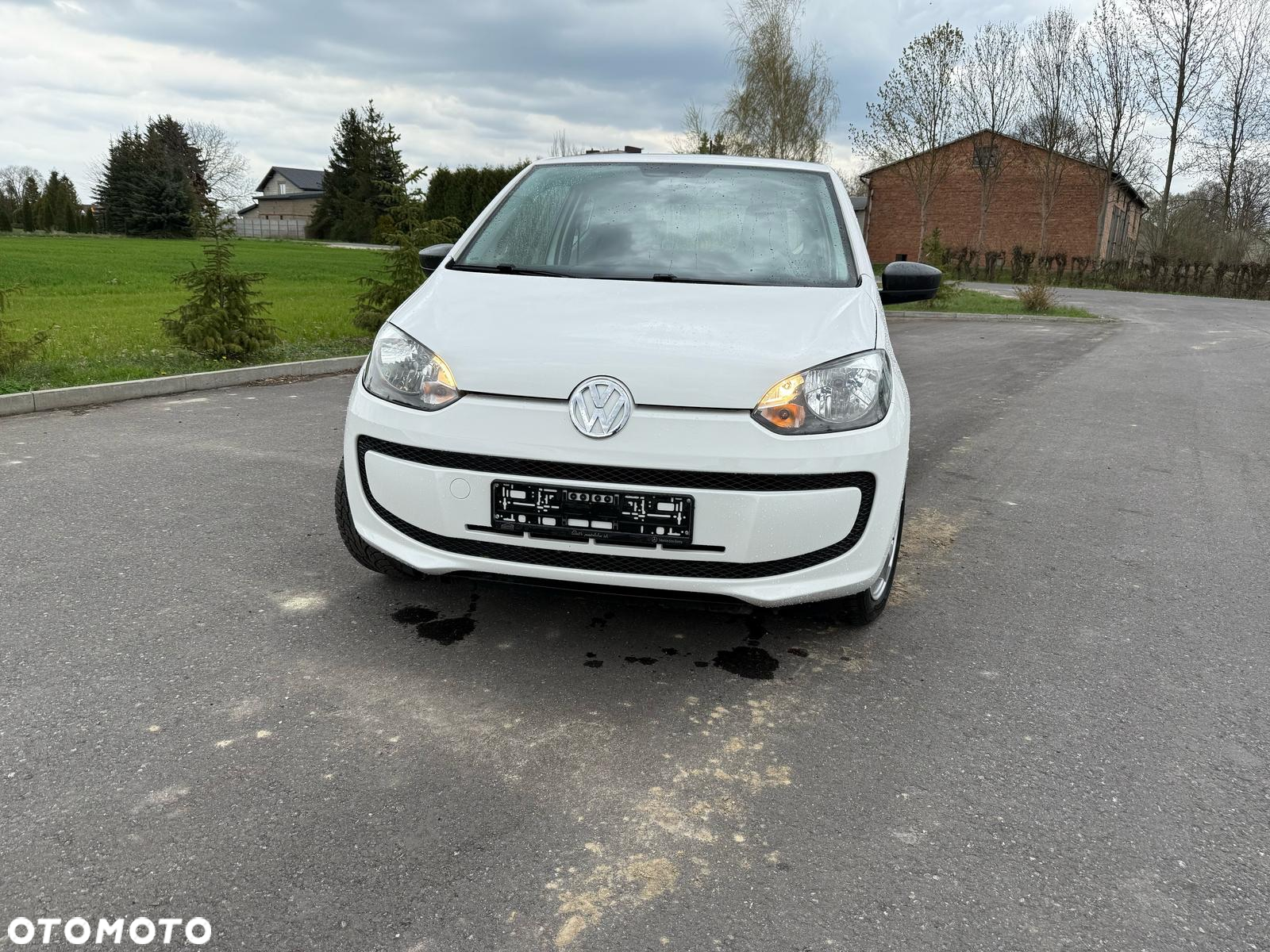 Volkswagen up! 1.0 beats - 3