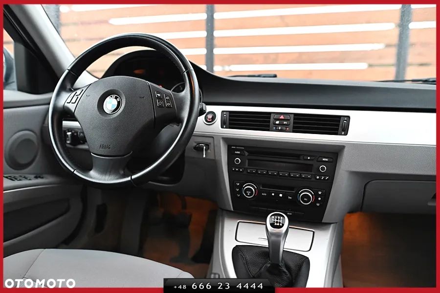 BMW Seria 3 320i Edition Sport - 17