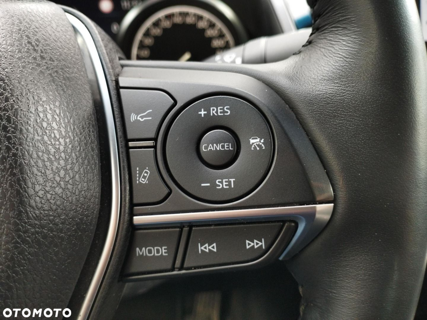 Toyota Camry - 17