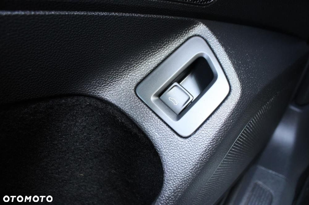Volkswagen Passat - 26