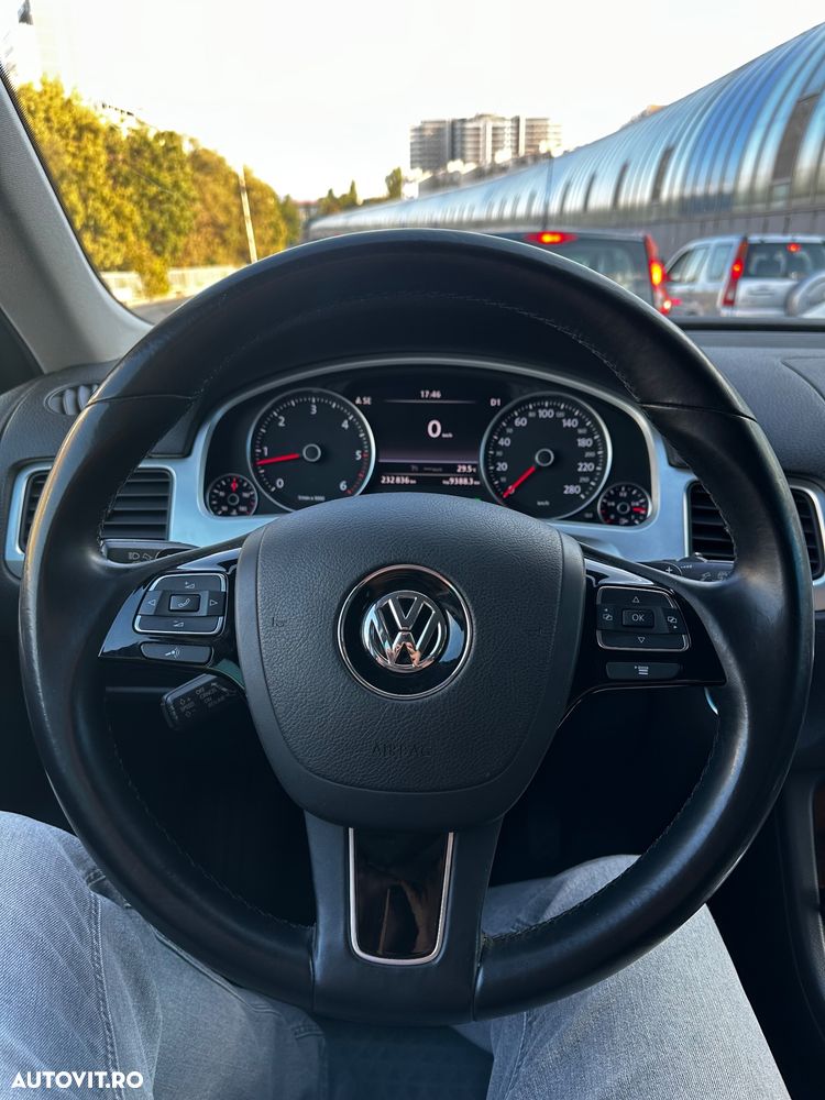 VOLKSWAGEN Touareg 2012 — imagine 15
