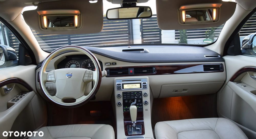 Volvo XC 70 D5 AWD Summum - 8