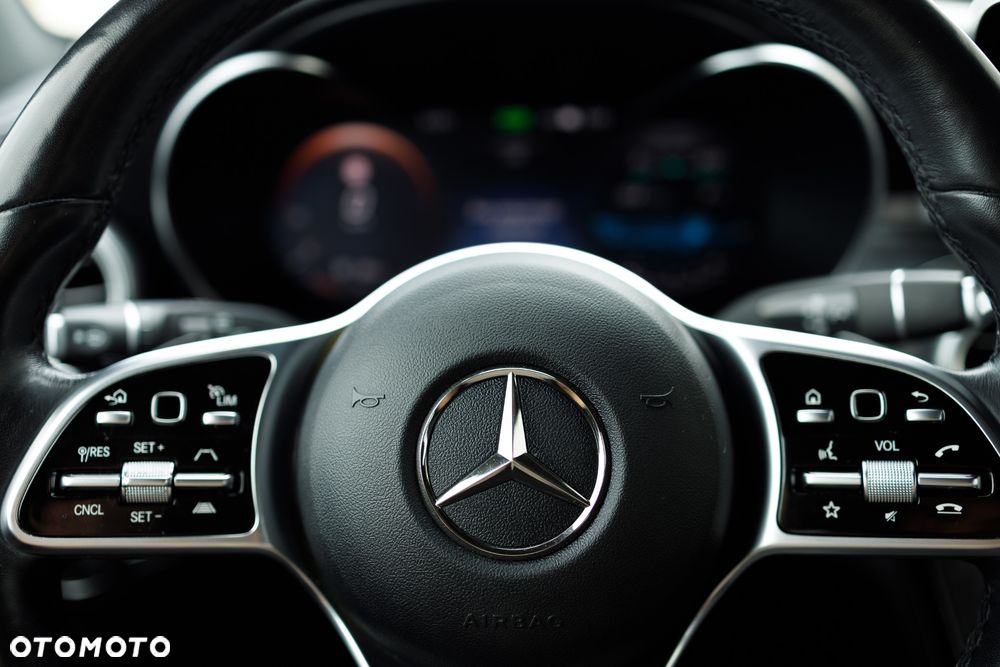 Mercedes-Benz GLC 300 de 4Matic 9G-TRONIC AMG Line Plus - 37