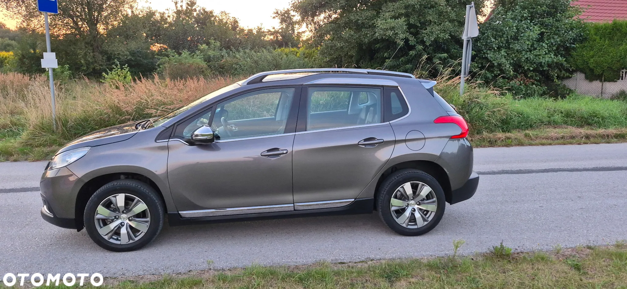 Peugeot 2008 1.6 e-HDi Allure S&S - 7