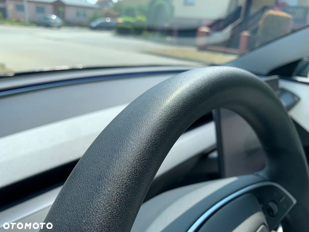 Tesla Model 3 AWD - 20