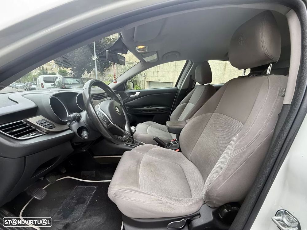 Alfa Romeo Giulietta 1.6 JTDM Exclusive - 11