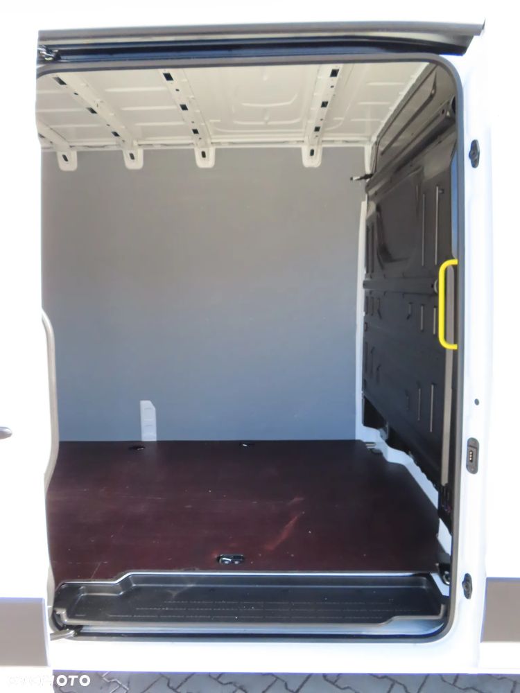 Volkswagen Crafter 35 BiTDI 2.0 177 KM AUTOMAT 8-Mio Furgon Blaszak L4H2 LONG MAX 4300 mm, Rozstaw Osi 4490 mm, Ładowność 1152 Kg GWARANCJA PRODUCENTA Stan Wizualny I Techniczny NOWY Tak Jak Z Taśmy Produkcyjnej Gotowy Dostępny OKAZJA POLECAM - 20