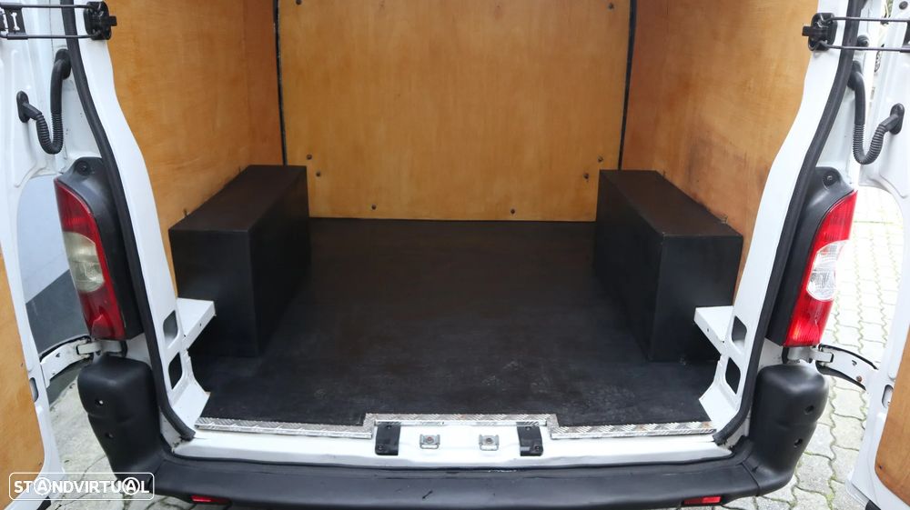 Renault Master 2.5 dci 100 L2H2 7 lugares - 6