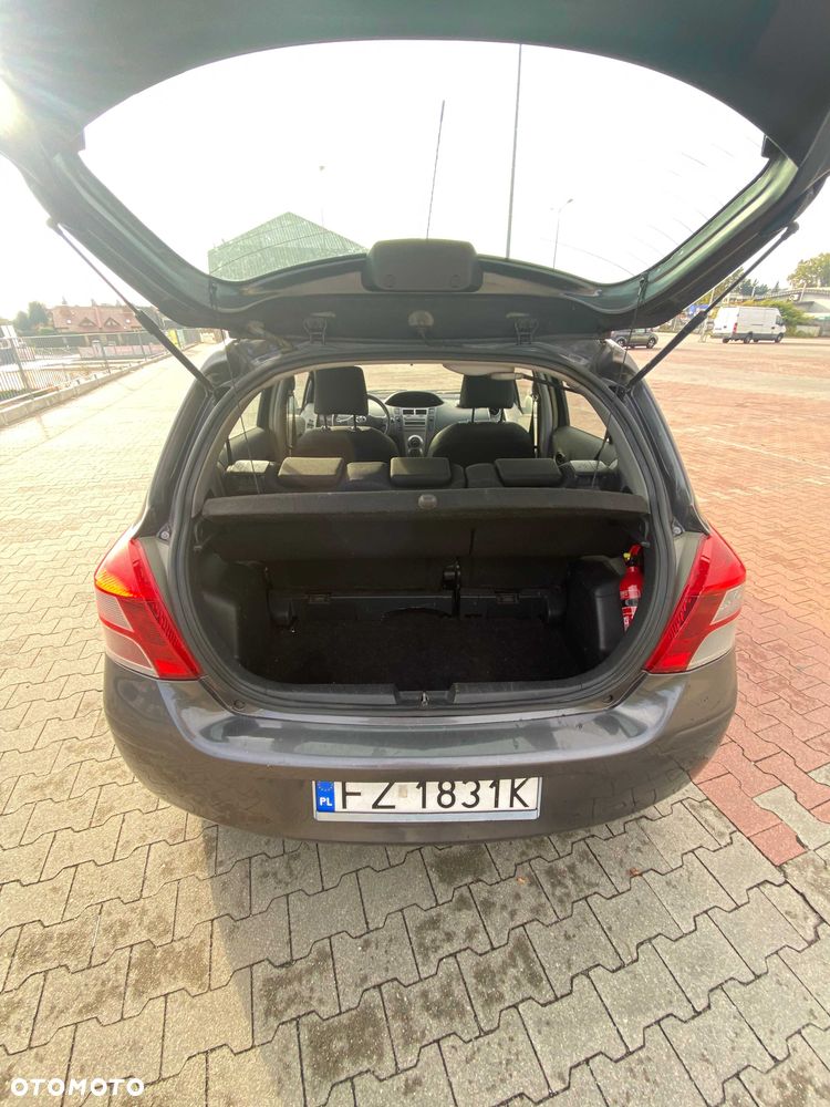 Toyota Yaris - 5