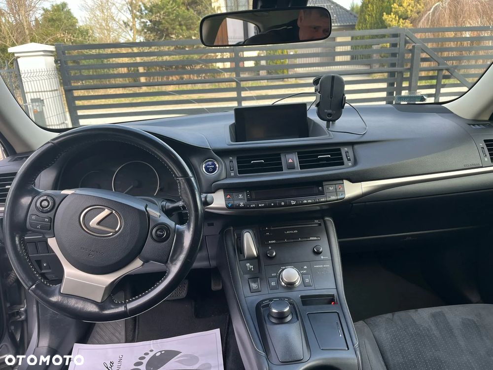 Lexus CT 200h Prestige - 3