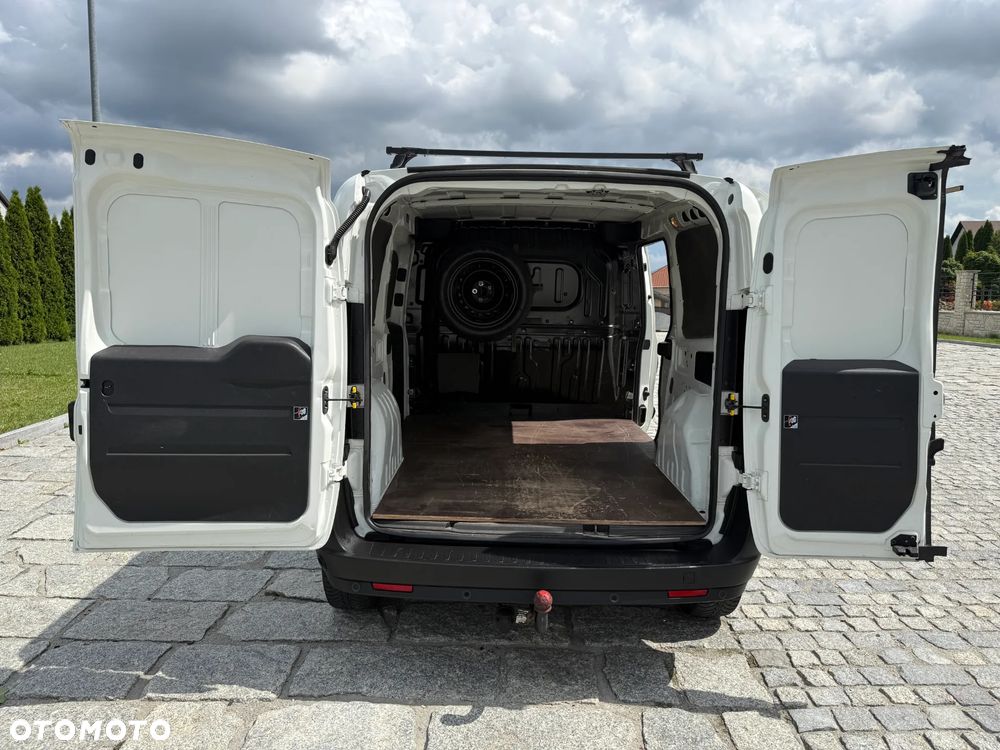 Fiat Doblo Furgon 1035 Kg Ładowność - 9