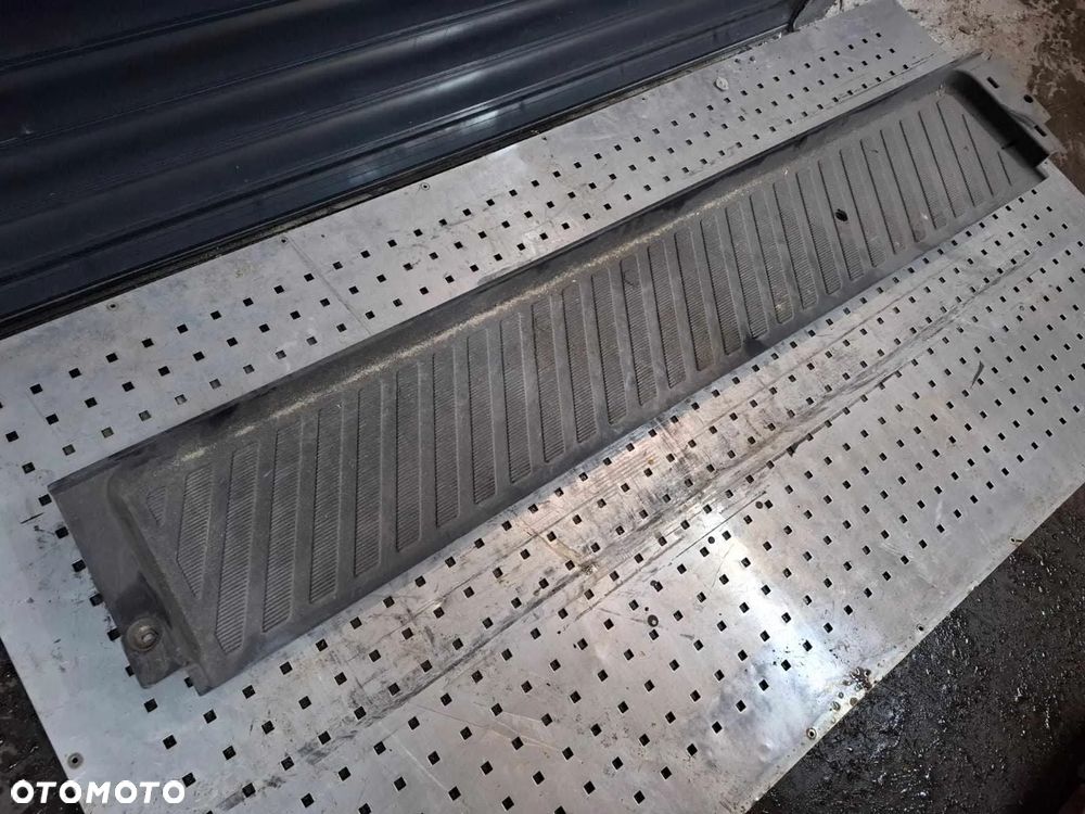 STOPIEŃ DRZWI PRZESUWNYCH BOCZNYCH PRAWY MERCEDES SPRINTER W906 VW CRAFTER - 2