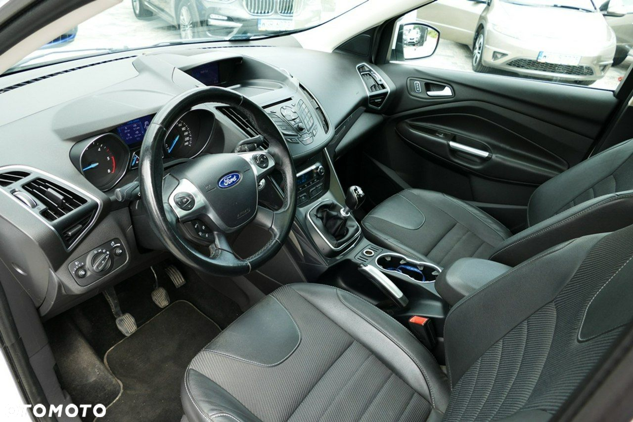 Ford Kuga 2.0 TDCi 2x4 Titanium - 17