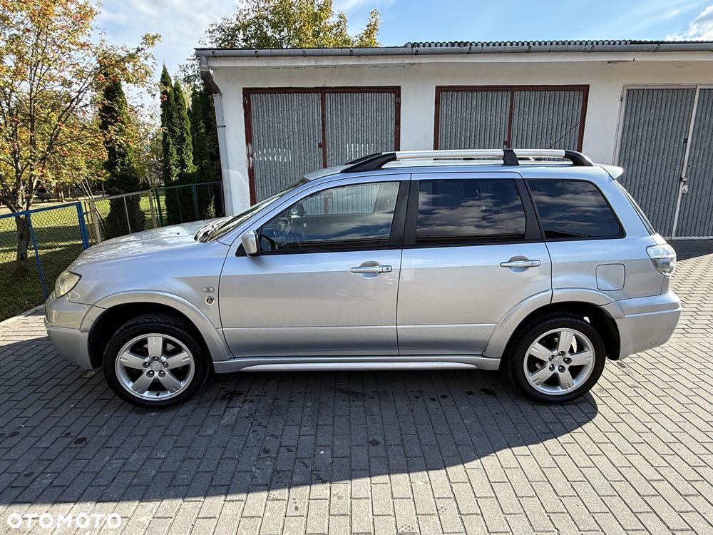 Mitsubishi Outlander - 11