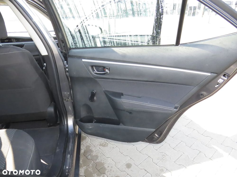 Toyota Corolla 1.6 Premium + - 13