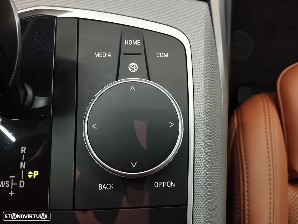 BMW 320 d Auto - 31