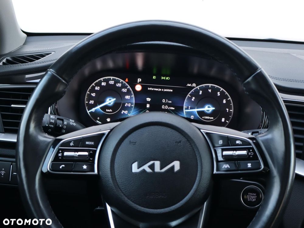 Kia XCeed - 10