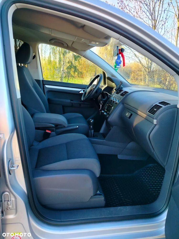 Volkswagen Touran 1.6 TDI DPF BlueMotion Technology Comfortline - 6