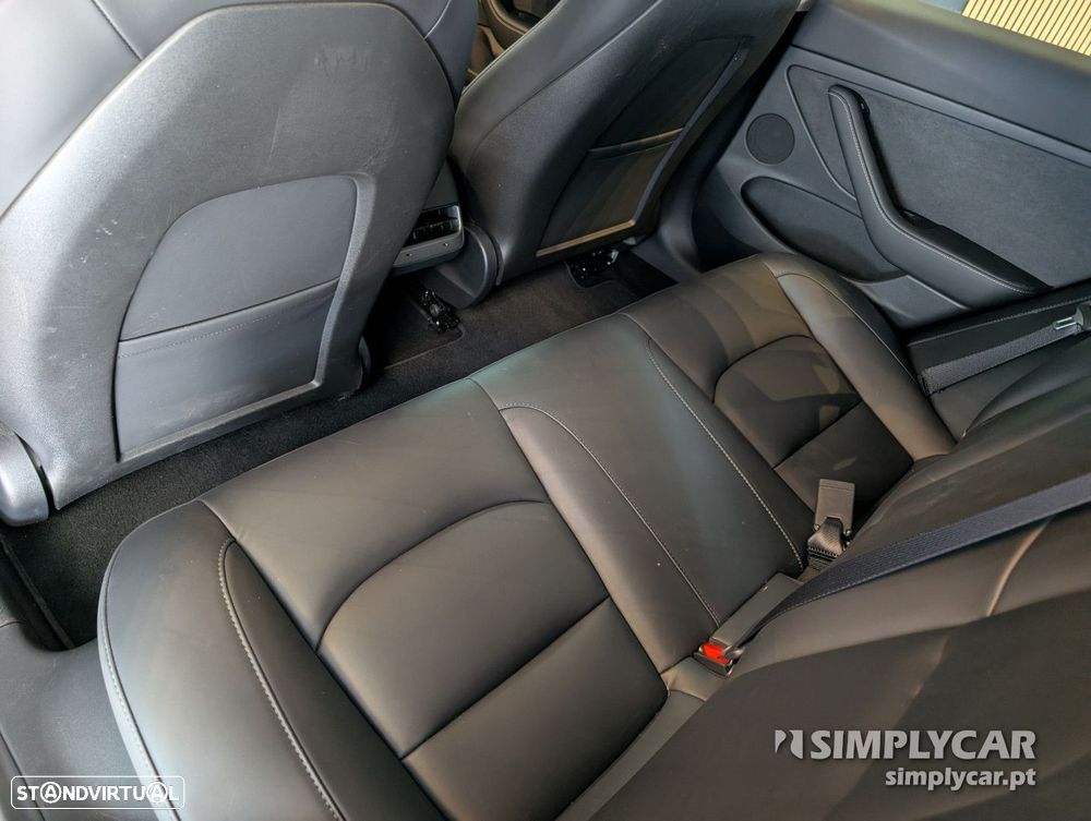 Tesla Model Y Performance Dual Motor AWD - 9