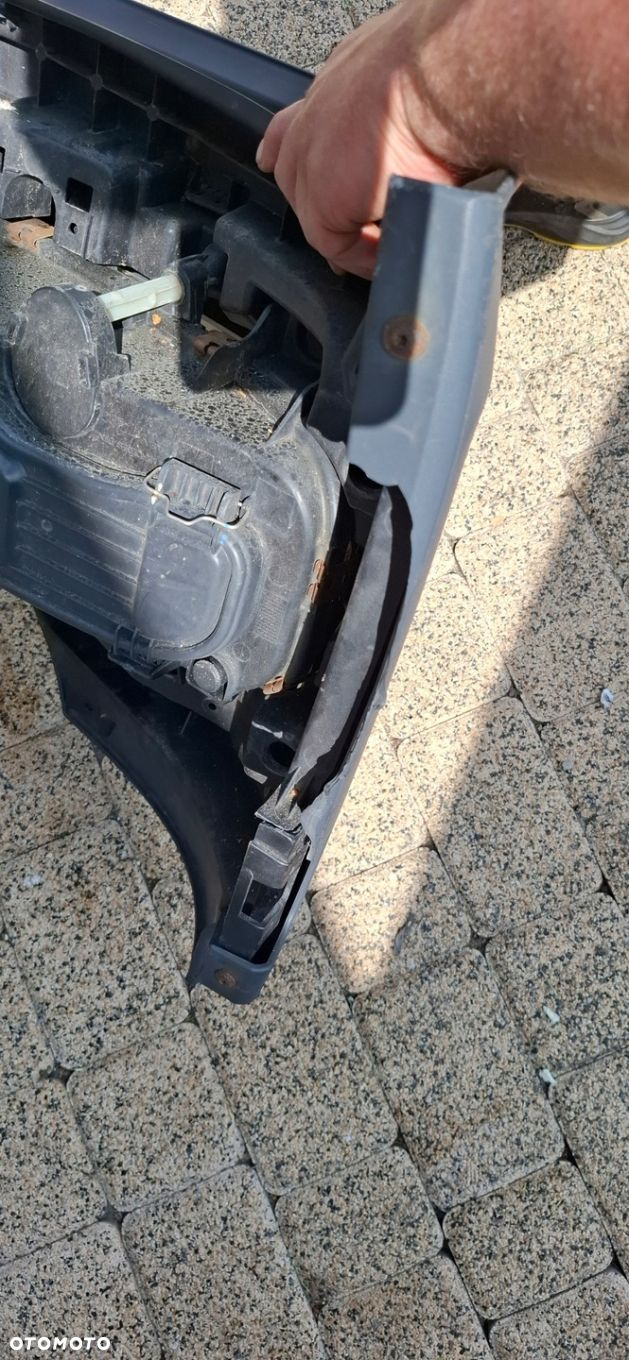 MERCEDES ATEGO 3 2013- lampa narożnik zderzaka lewy przód A9738202461 - 9