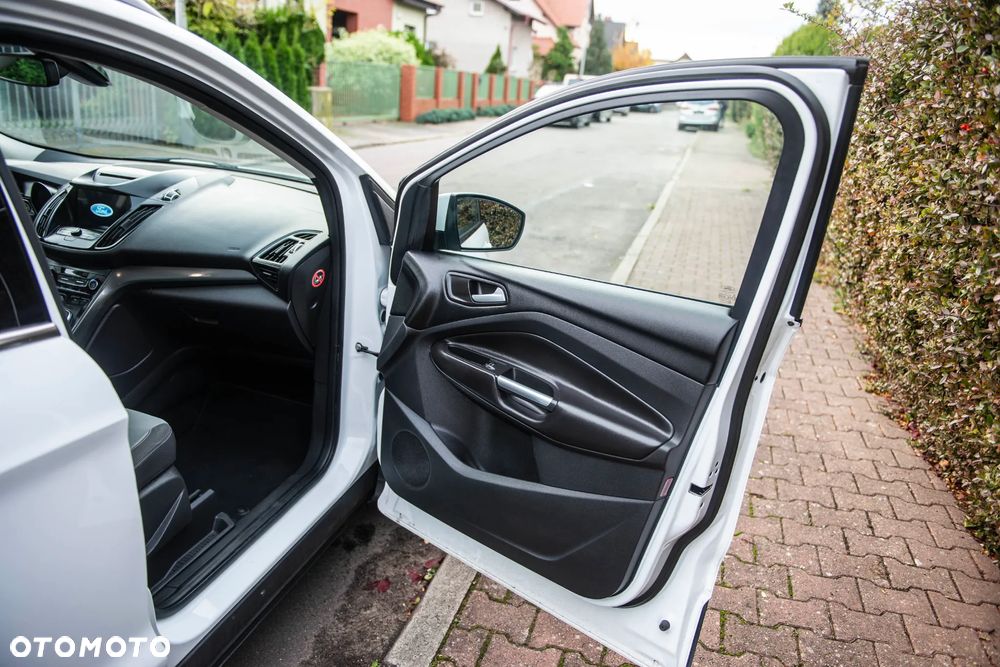 Ford Kuga 2.0 TDCi 2x4 Titanium - 25