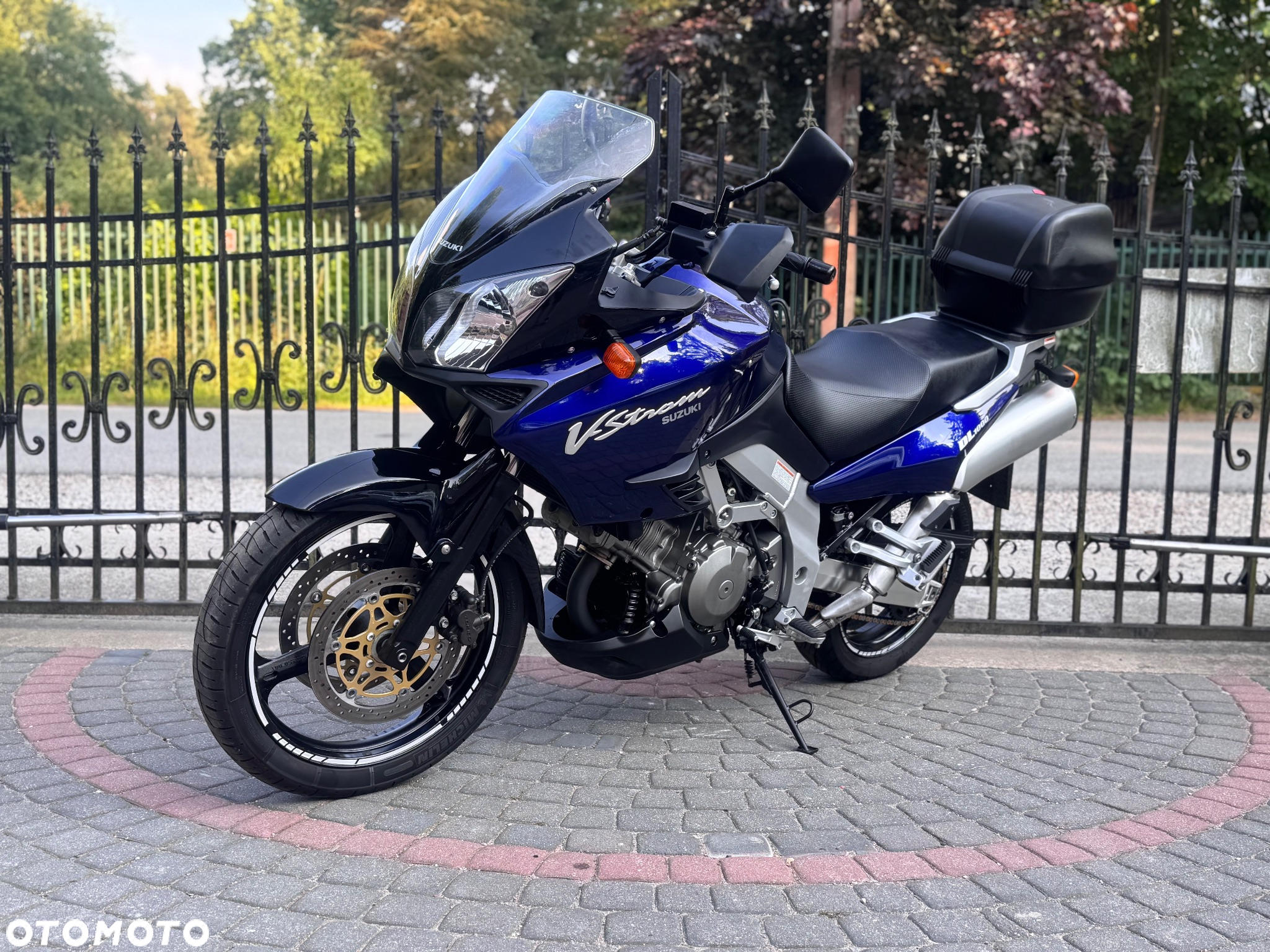 Suzuki DL - 5